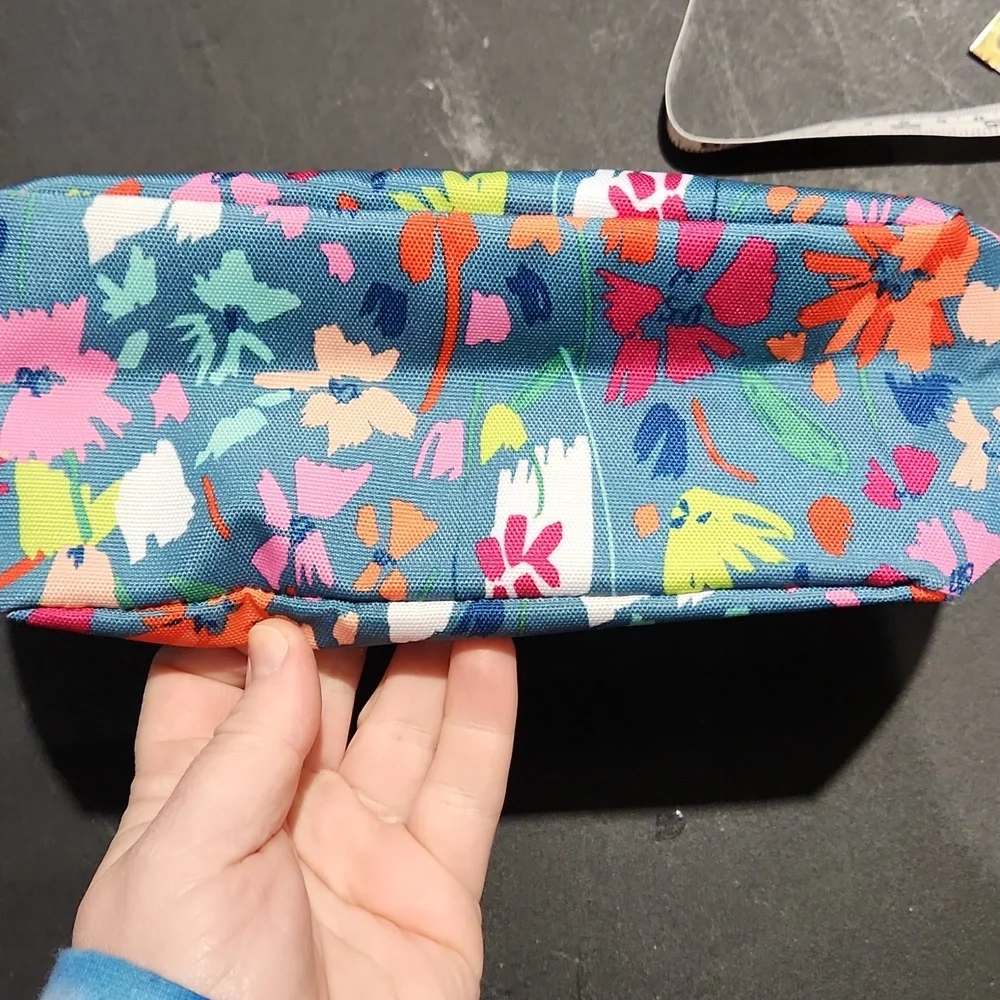 Vera Bradley Superbloom Sketch Lighten Up Medium Cosmetic